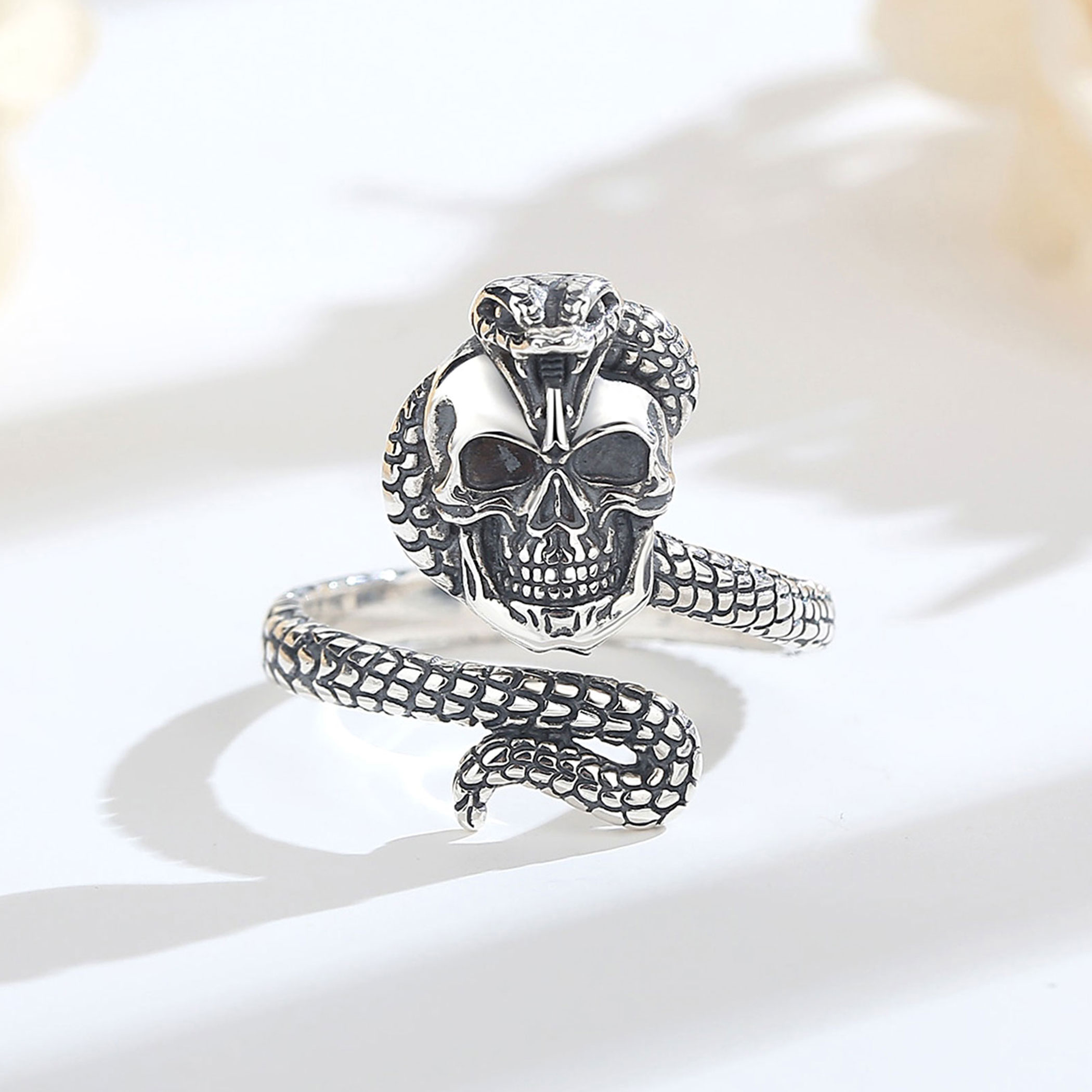 Кольцо Eudora из стерлингового – обзор и цена Gothic Skull Ring