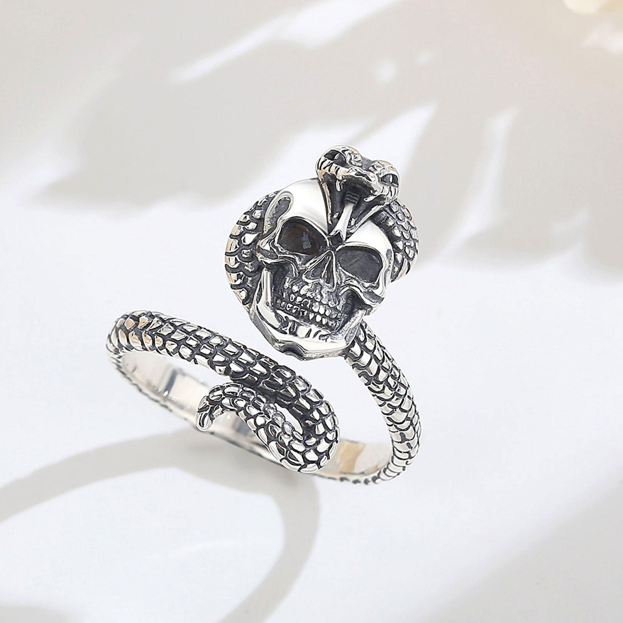 Кольцо Eudora из стерлингового – обзор и цена Gothic Skull Ring