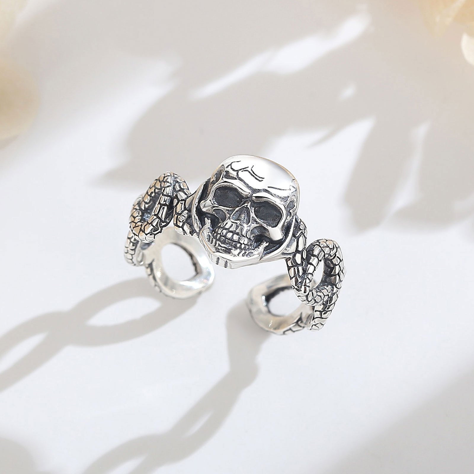AEONSLOVE Кольцо из стерлингов – обзор и цена Gothic Skull Ring